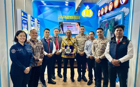 Booth Polri Raih Juara Terbaik 3 pada Pameran Kampung Hukum MA 2026