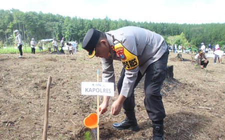 Gerakan Sedekah Oksigen HPN 2026, Polres Bondowoso Dorong Lingkungan Hijau