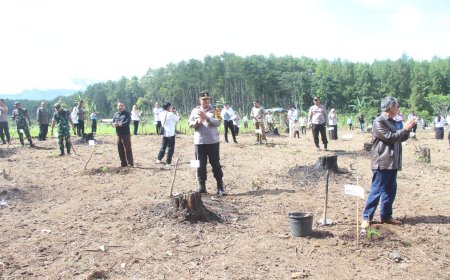 Tanam 1.000 Pohon, Polres Bondowoso Dukung Gerakan Sedekah Oksigen HPN 2026