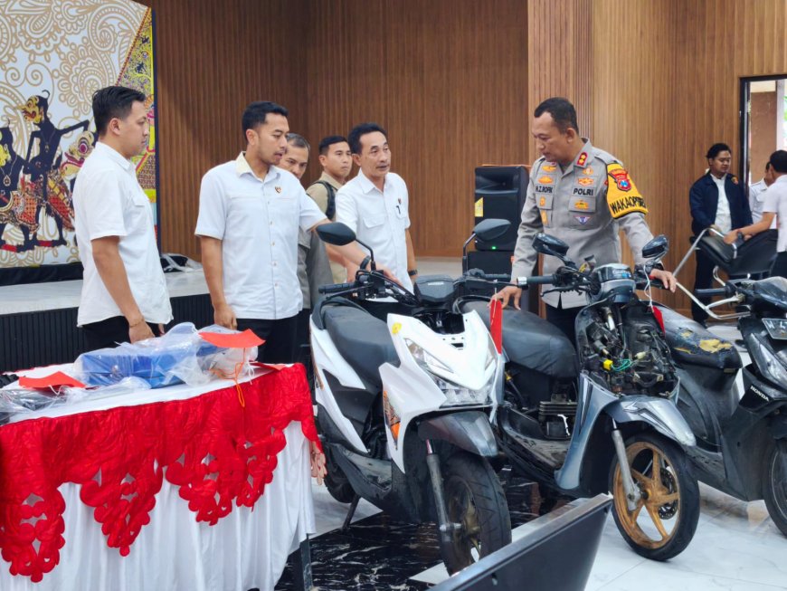 Polresta Sidoarjo Amankan Tiga Tersangka Penipuan Gondol Motor Modus Minta Tolong   