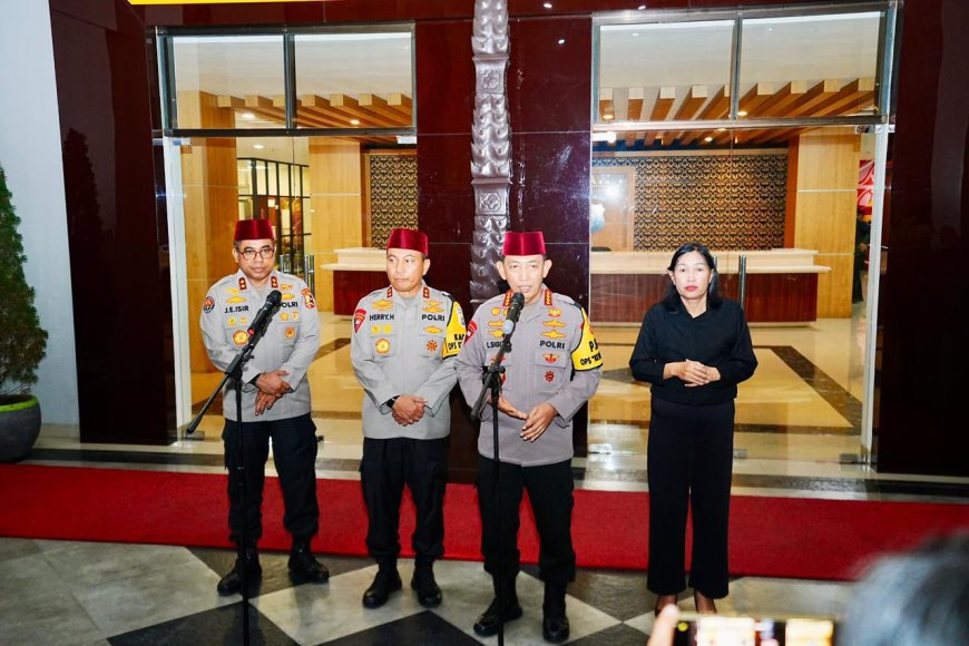 Kapolri Sampaikan Pesan Kebersamaan di Safari Ramadan