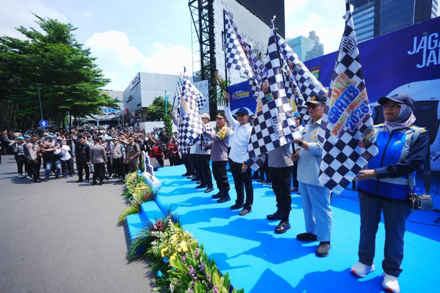 Kapolri Lepas 80 Bus Mudik Gratis, Pastikan Kesiapan Sopir Antar Masyarakat ke Tujuan   