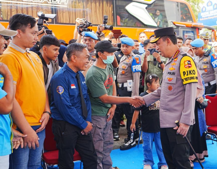 Kapolri Resmi Berangkatkan Bus Mudik Gratis, Pastikan Armada Aman dan Sopir Prima